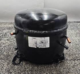 221014 Embraco Compressor Refrigeration R-134a 3-phase Black Rla Lra 3.3a