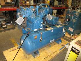 Qc07508s00005 Quincy Compressor 7.5hp 80-gallons 208-230/460v 3ph Used