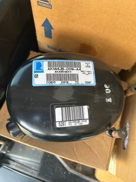 Ak144jb-009-a4 Tecumseh Aka8513exv R-22 Compressor /