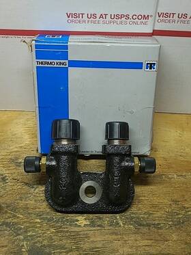 22-992 Thermo King Compressor Vertical Manifold.. 22-992..new..see Photos