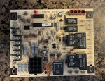 Lenox Furnace Control Board 47582-001 1012-967 0605 Pre-owned. Fixed Price $69.00.